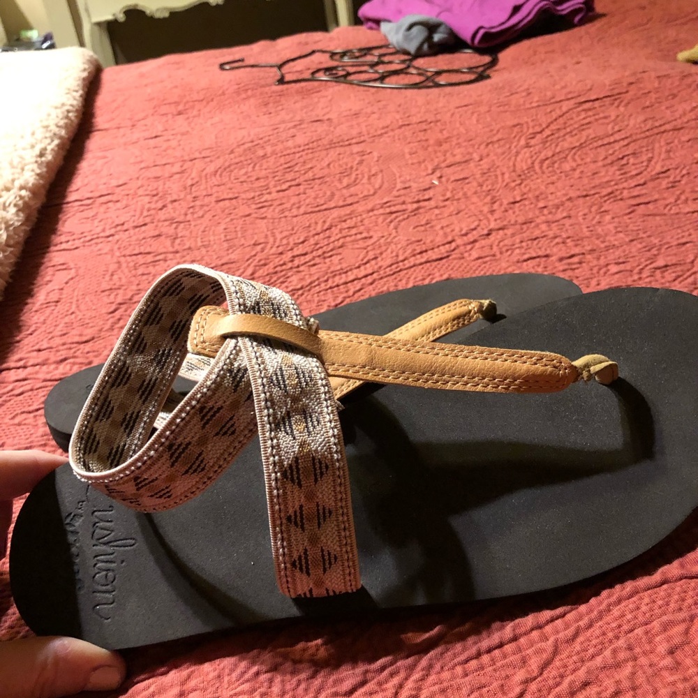Reef cushion sandal with ankle strap